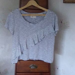 Hollister Striped Tee w/Ruffle sz M